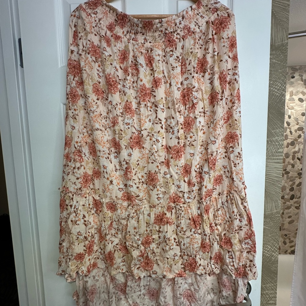 Hippie Rose Floral Top in Peach and Beige XL